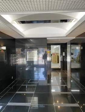 SW新橋ビル(旧オーイズミ新橋ビル)の外観