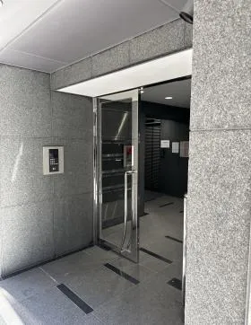 新橋IKビルの外観