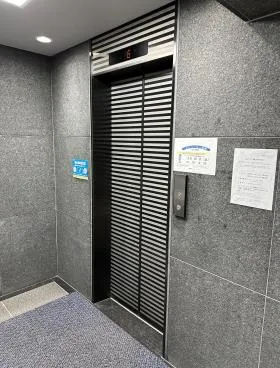 新橋IKビルの外観