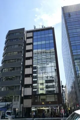丸万ビル1号館の外観