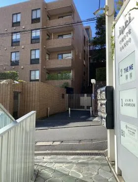 iori表参道ビルの外観