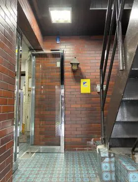 新橋柳屋ビルの外観