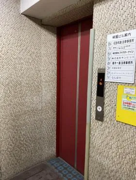 新橋柳屋ビルの外観