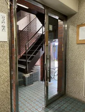 新橋柳屋ビルの外観