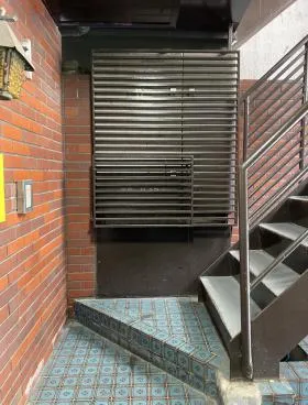新橋柳屋ビルの外観