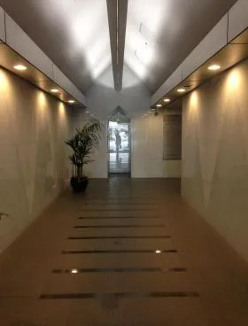 スターツ幕張ビルの外観