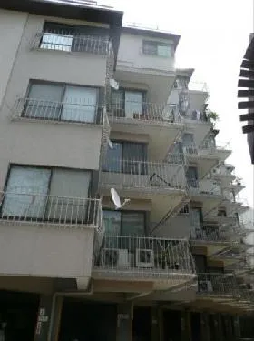 赤坂スカイハイツビルの外観