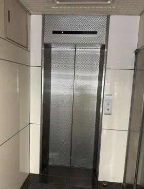 イワモトビルの外観