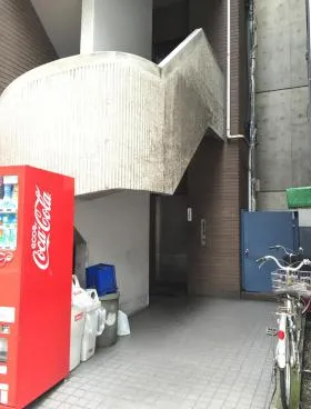 おおとり軒ビルの外観