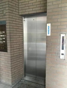おおとり軒ビルの外観
