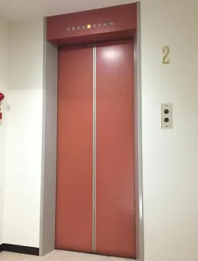 ユニ21ビルの外観