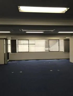ユニ21ビルの外観