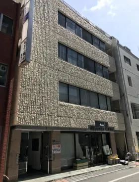 ユニ21ビルの外観