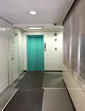 伊藤紅ビルの外観