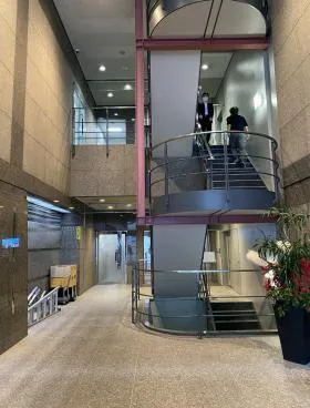 秋葉原HFビルの外観
