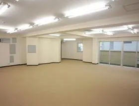 正興鶴瀬駅西口ビルの外観