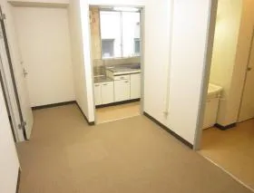 正興鶴瀬駅西口ビルの外観