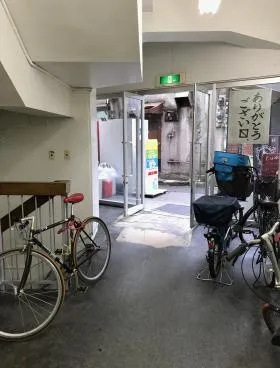 三元ビルの外観