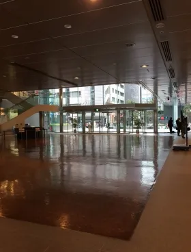 エステック情報ビルの外観