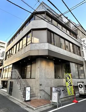 NOVEL WORK TSUKIJIビルの外観