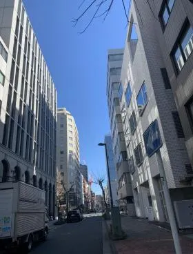 ナインティー横浜ビルの外観
