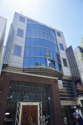 BIZcomfort元町(関内不動産元町第2)ビルの外観