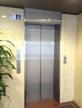 新橋加藤ビルの外観