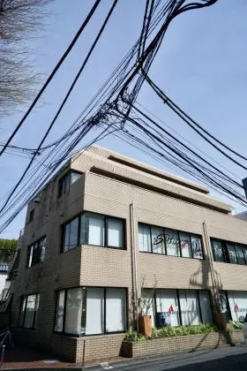 平安ビルの外観