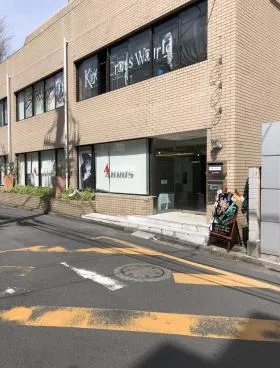 平安ビルの外観