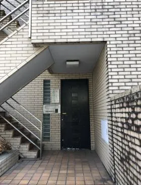 平安ビルの外観
