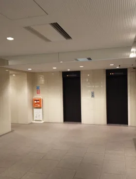 新麹町ビルの外観