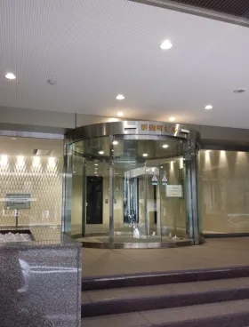 新麹町ビルの外観