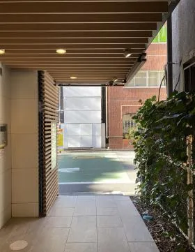 Gyoen Rビルの外観