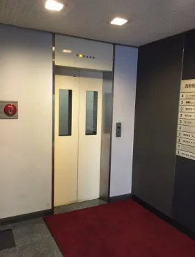 西新宿KIHビルの外観