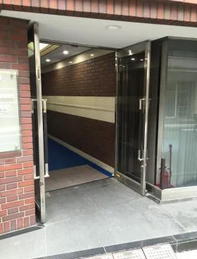 東京第1綿業岩田ビルの外観