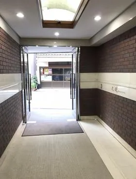 東京第1綿業岩田ビルの外観