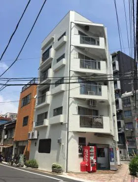 芹澤ビルの外観