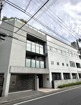コートイン信濃町(大京町)の外観