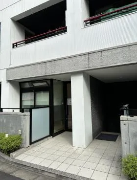 コートイン信濃町(大京町)の外観