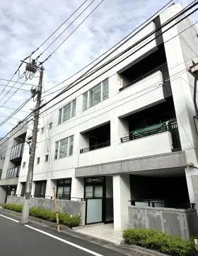 コートイン信濃町(大京町)の外観