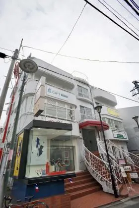 河津ビルの外観