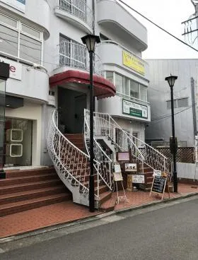 河津ビルの外観