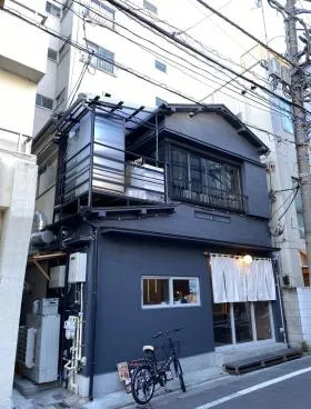 貸店舗ビルの外観