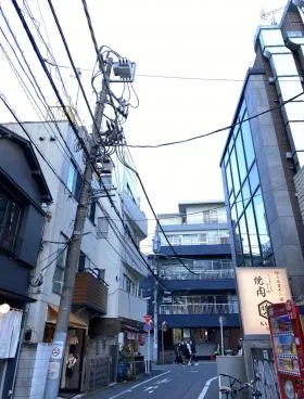 貸店舗ビルの外観