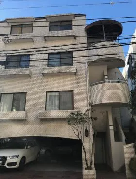 東山ホームズの外観