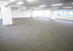 大成鋼機ビルの外観