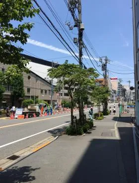 新宿余丁町ビルの外観