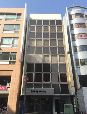 浦和マルゼンビルの外観