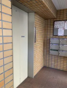 ユーネックスハイムビルの外観