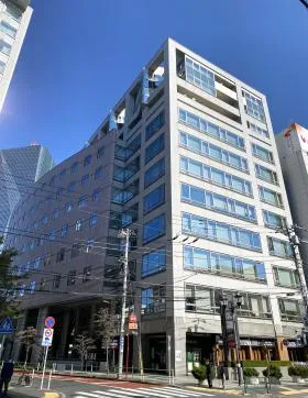 青葉六本木ビルの外観